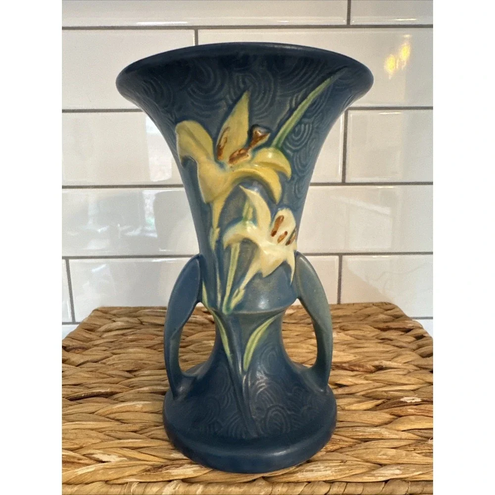 Roseville Pottery Zephyr Lily‎ 132-7